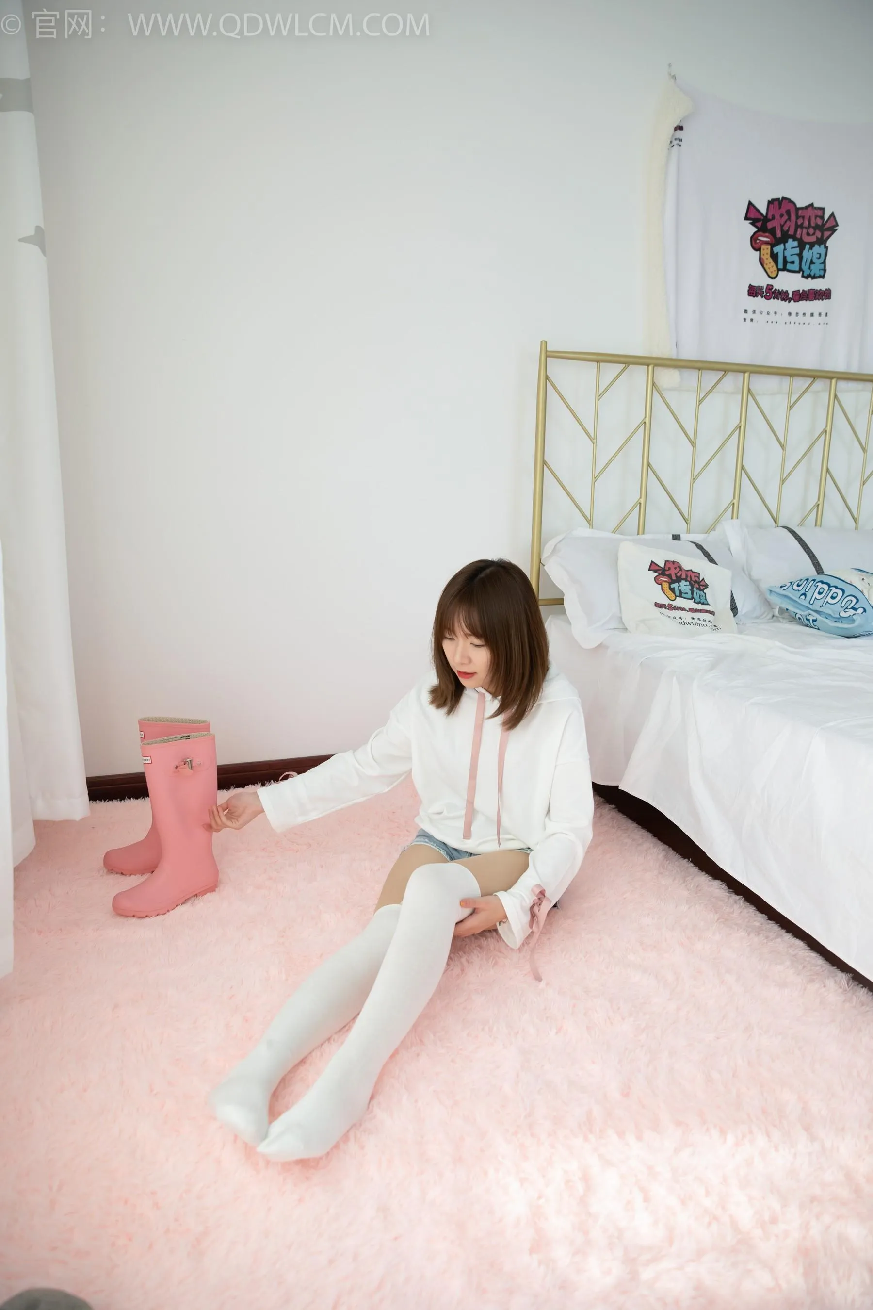 物恋传媒 NO.1509 婷婷-黑色的花 [162P]插图2